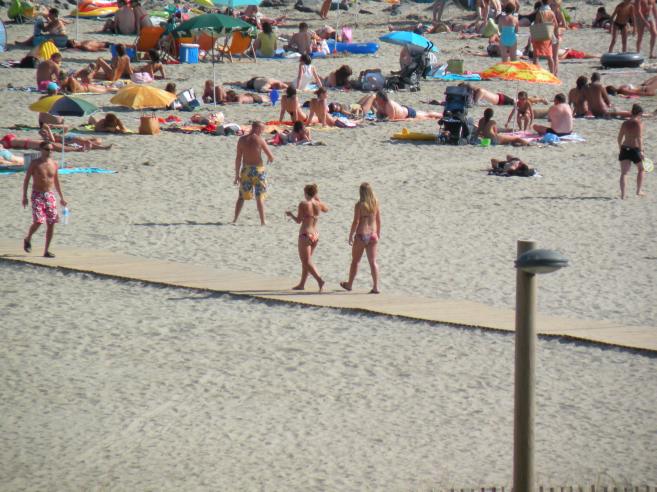  filles en maillot de bain